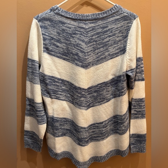 Apt. 9  blue and white long sleeve chevron striped pullover Sweater Size large - Picture 7 of 8